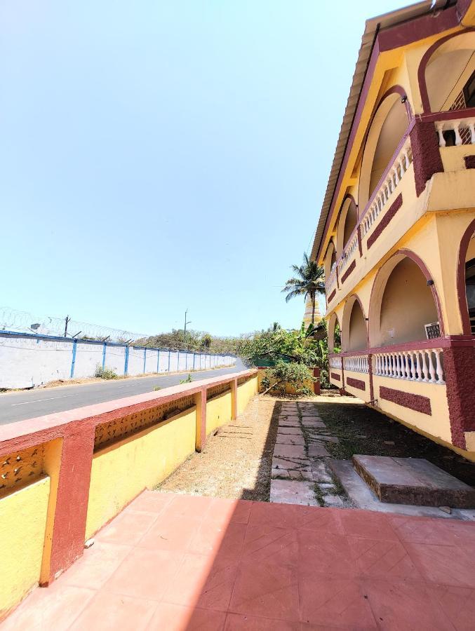 Sea View Resorts Bogmalo Bagian luar foto